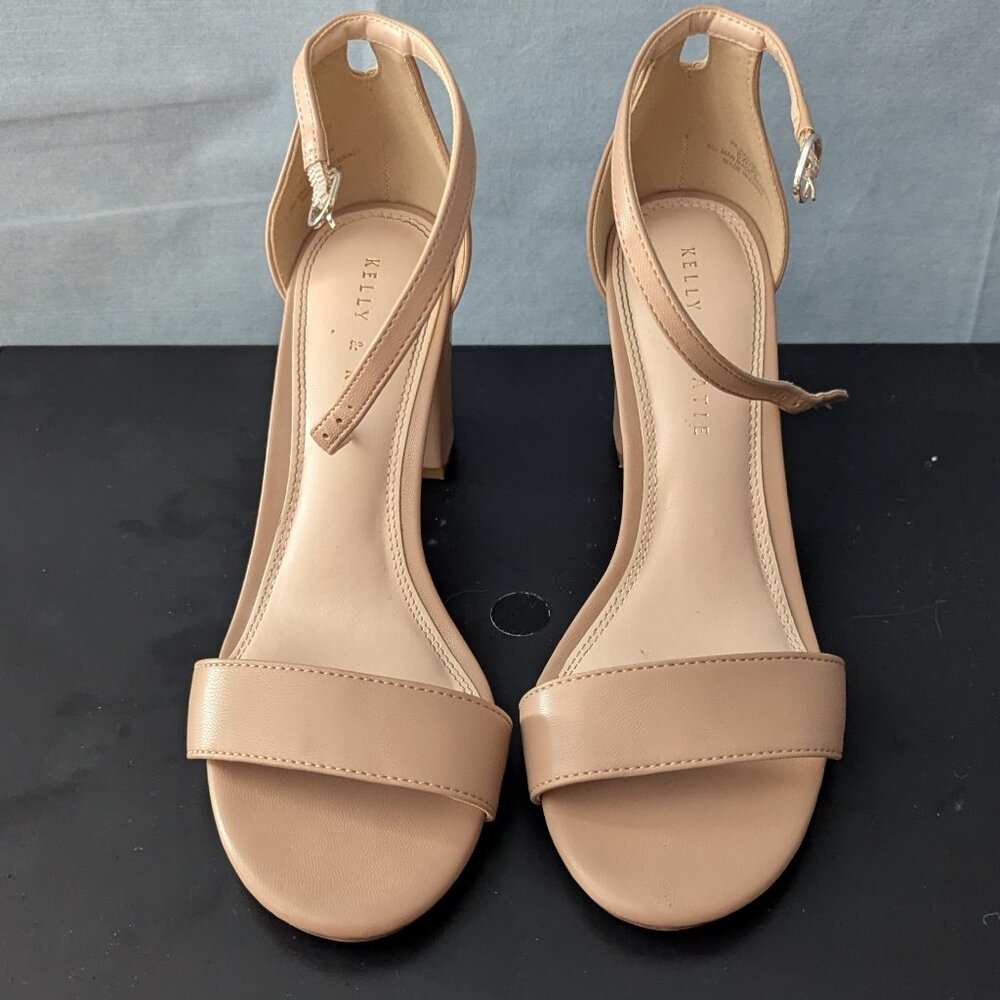 USED with Box Women’s Kelly & Katie Hailee Sandal Taupe Stone / Tan Size 8W/38